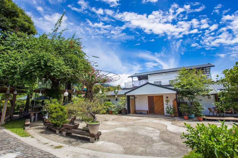 Hou Shan Ren Jia B&B Luye Eksteriør billede