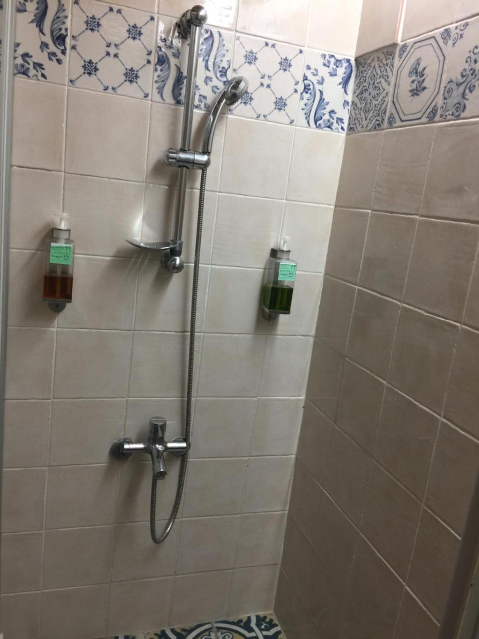 Hou Shan Ren Jia B&B Luye Eksteriør billede